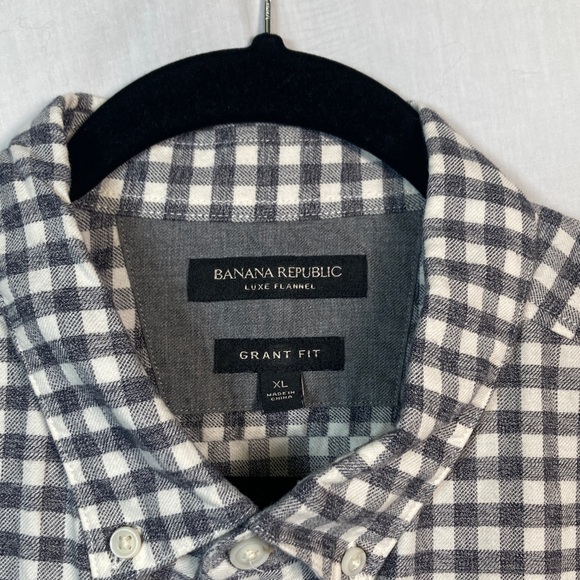 Banana Republic Luxe Flannel Grant Fit Black and White Checkered Shirt - Picture 2 of 10